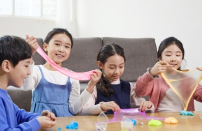 [겨울정규 10주] 퀴니쿠니 원어민 영어놀이터(금) 17-19년생(혼자반)